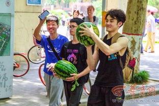 吃瓜学校操场,操场上的那些事儿