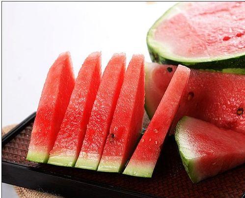 哈尔滨女的吃瓜,揭秘网络舆论背后的真相