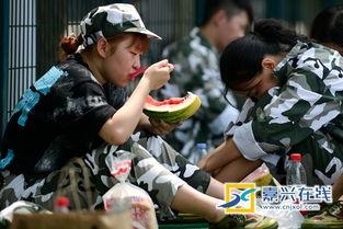 吃瓜 军训巨乳,军营新风尚？