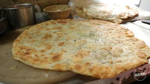 海边大饼吃瓜,夏日吃瓜新风尚